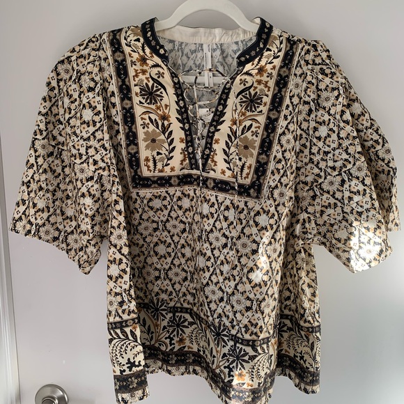 Anthropologie Tops - Anthropologie short sleeve top